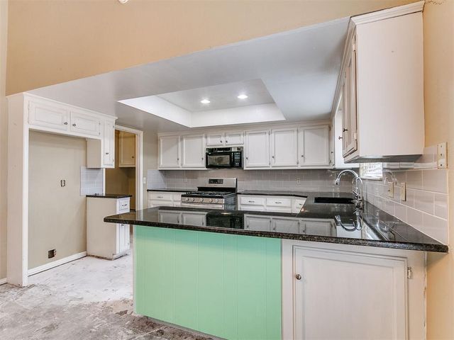 2418 Countrywood Lane, Edmond, OK 73012