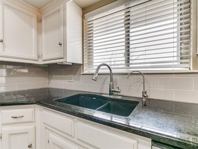 2418 Countrywood Lane, Edmond, OK 73012