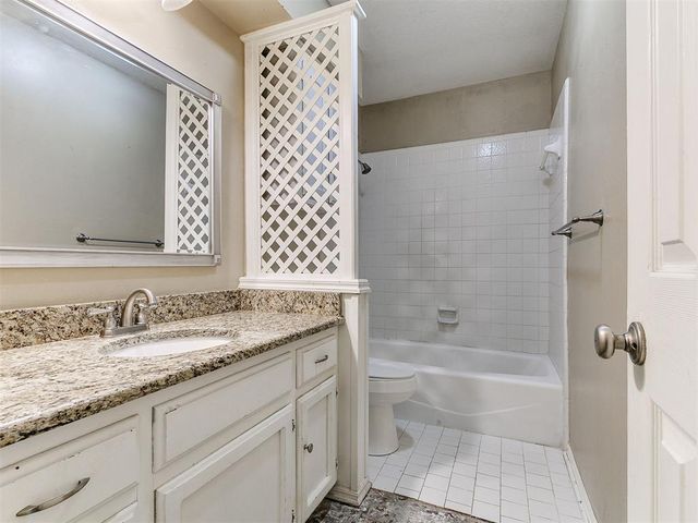 2418 Countrywood Lane, Edmond, OK 73012