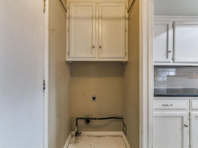 2418 Countrywood Lane, Edmond, OK 73012