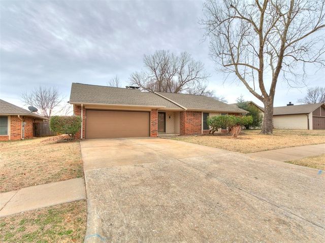 2418 Countrywood Lane, Edmond, OK 73012