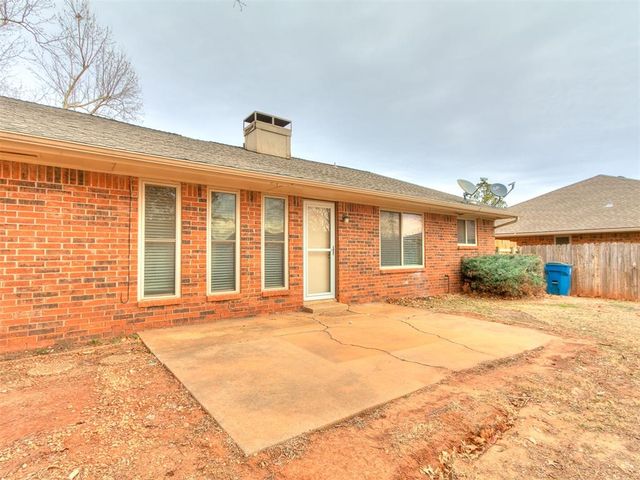 2418 Countrywood Lane, Edmond, OK 73012