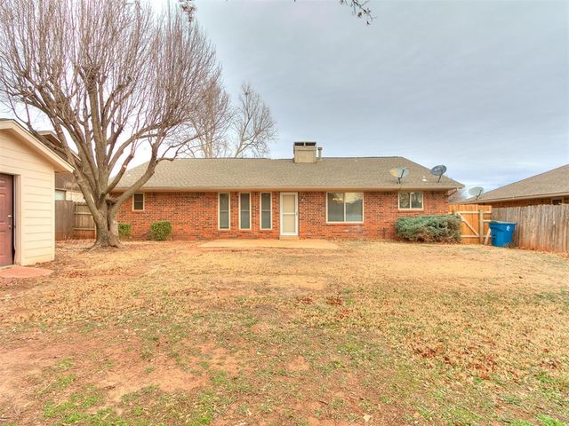 2418 Countrywood Lane, Edmond, OK 73012