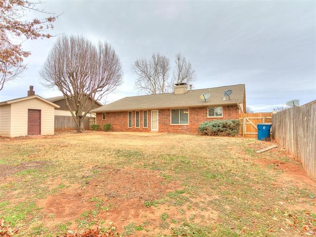 2418 Countrywood Lane, Edmond, OK 73012