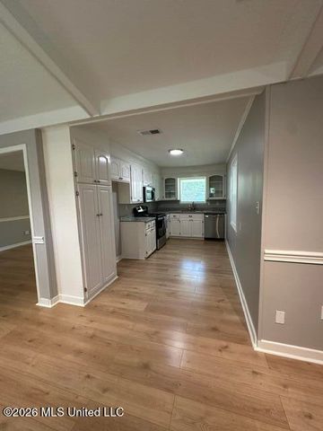 2482 Napoleon Avenue, Pearl, MS 39208