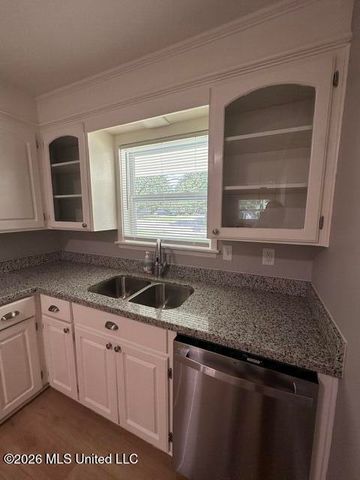 2482 Napoleon Avenue, Pearl, MS 39208
