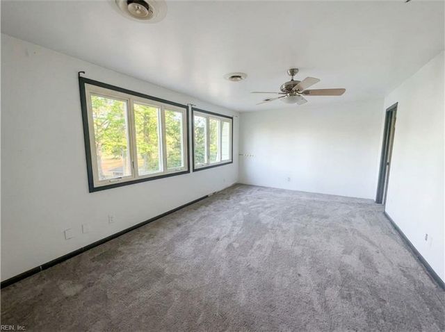 1479 Laurens RD, Gloucester Point, VA 23062