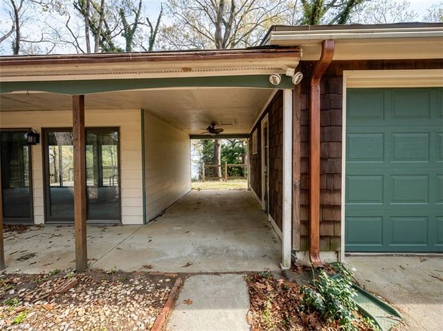 1479 Laurens RD, Gloucester Point, VA 23062