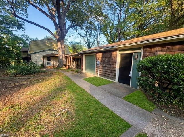 1479 Laurens RD, Gloucester Point, VA 23062