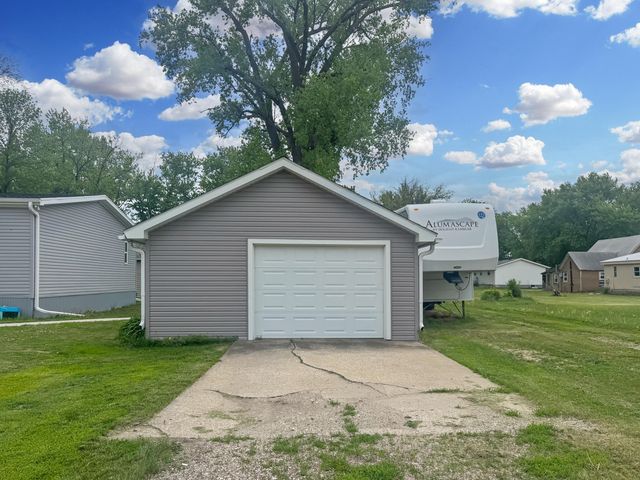 303 MARBLE Street, Onawa, IA 51040