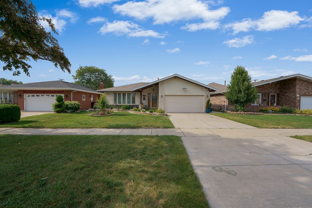 4832 W 107th Street, Oak Lawn, IL 60453 — photo 3