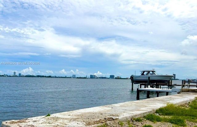 10875 N Bayshore Drive, Miami, FL 33161