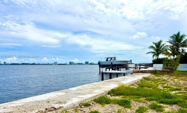 10875 N Bayshore Drive, Miami, FL 33161