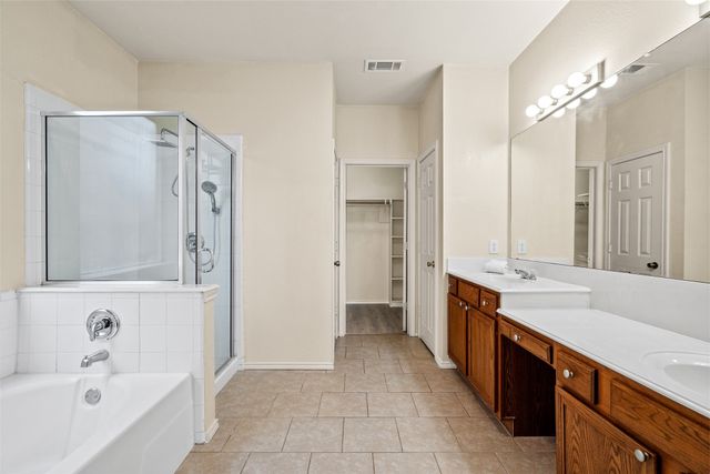 601 Babbling Brook Drive, Saginaw, TX 76179