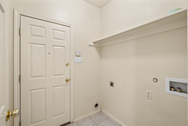 601 Babbling Brook Drive, Saginaw, TX 76179