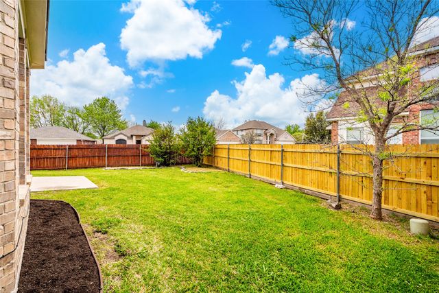 601 Babbling Brook Drive, Saginaw, TX 76179