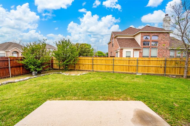 601 Babbling Brook Drive, Saginaw, TX 76179