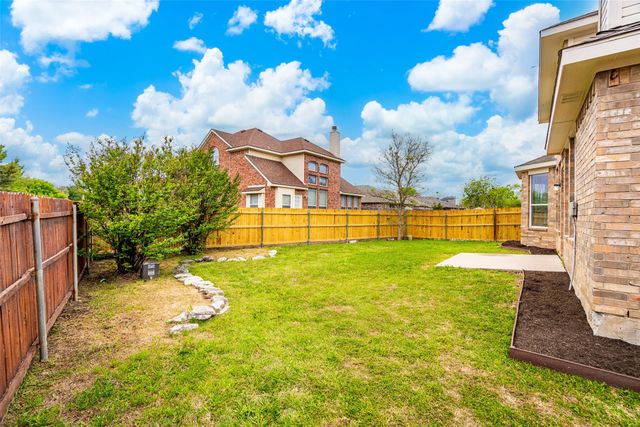 601 Babbling Brook Drive, Saginaw, TX 76179