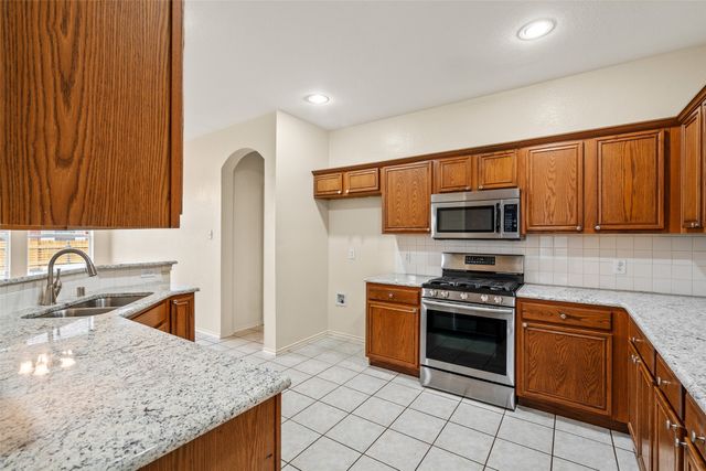 601 Babbling Brook Drive, Saginaw, TX 76179