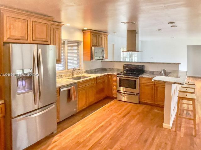 4401 NE 15th Ter, Oakland Park, FL 33334