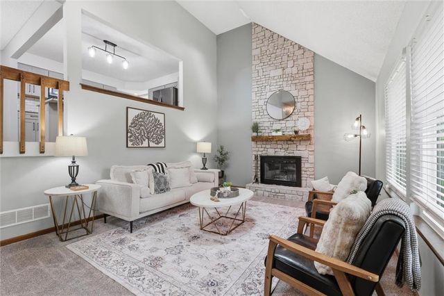 9131 Acuff Lane, Lenexa, KS 66215