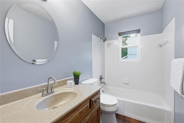 9131 Acuff Lane, Lenexa, KS 66215