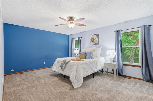 9131 Acuff Lane, Lenexa, KS 66215