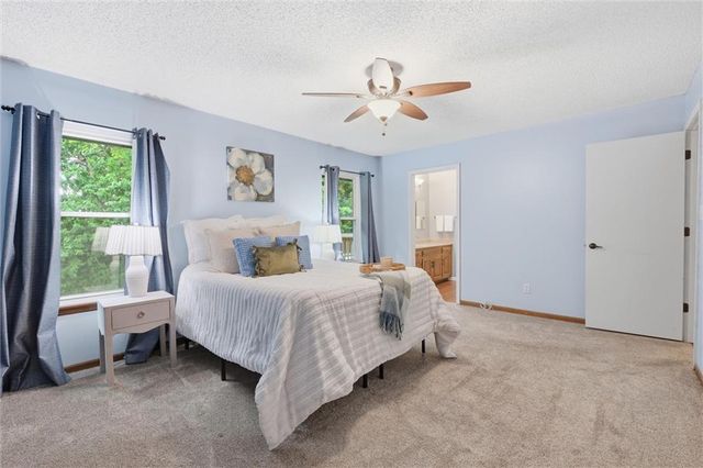 9131 Acuff Lane, Lenexa, KS 66215