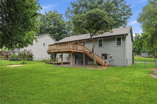 9131 Acuff Lane, Lenexa, KS 66215