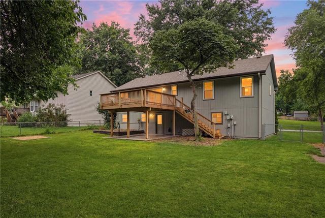 9131 Acuff Lane, Lenexa, KS 66215