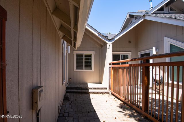 989 Aspen Grove Circle, Minden, NV 89423