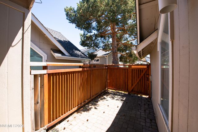 989 Aspen Grove Circle, Minden, NV 89423