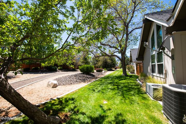 989 Aspen Grove Circle, Minden, NV 89423