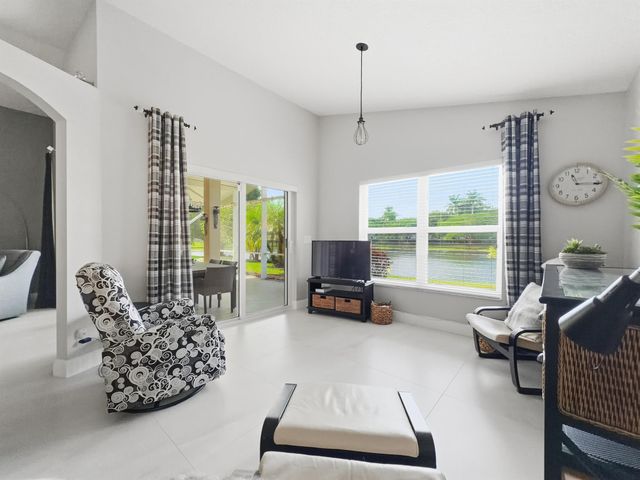 10729 Grande Palladium Way, Boynton Beach, FL 33436