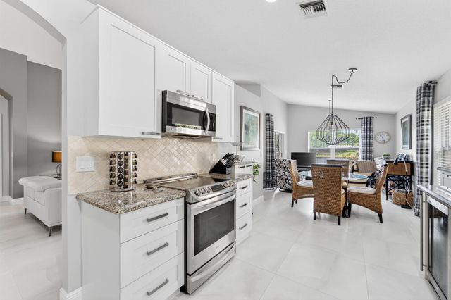 10729 Grande Palladium Way, Boynton Beach, FL 33436