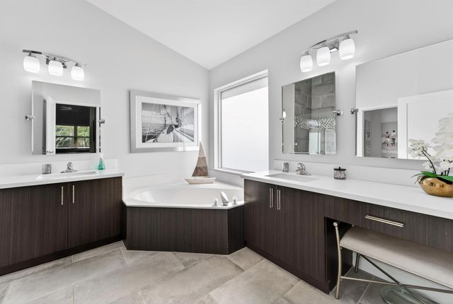 10729 Grande Palladium Way, Boynton Beach, FL 33436