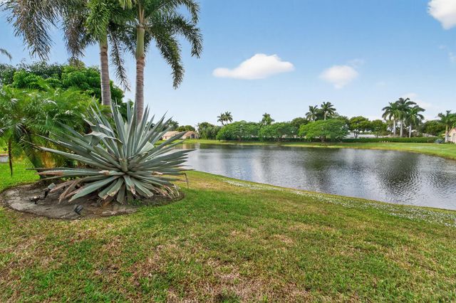 10729 Grande Palladium Way, Boynton Beach, FL 33436