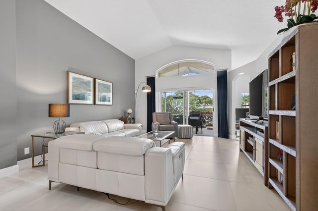 10729 Grande Palladium Way, Boynton Beach, FL 33436