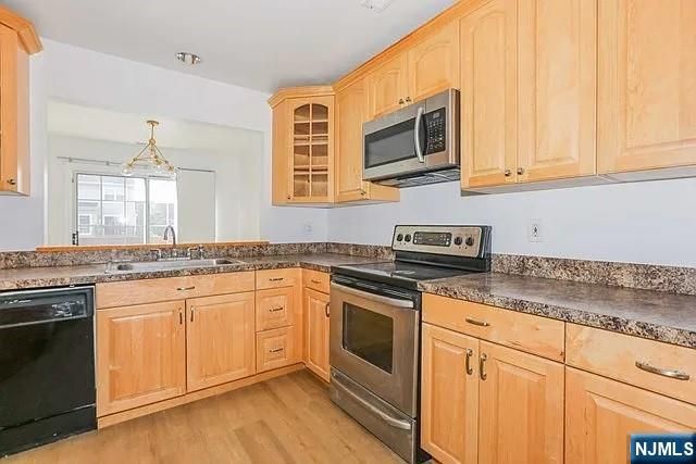 1430 Westgate Drive 8201, Fort Lee, NJ 07024