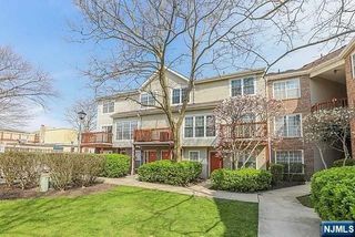 1430 Westgate Drive 8201, Fort Lee, NJ 07024