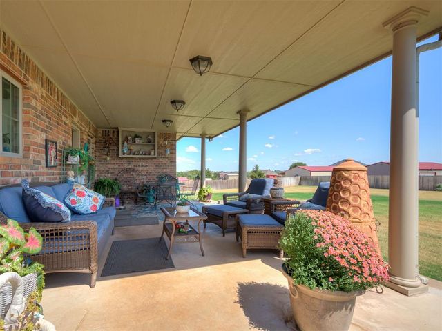486 Summer Hill Road, Blanchard, OK 73010