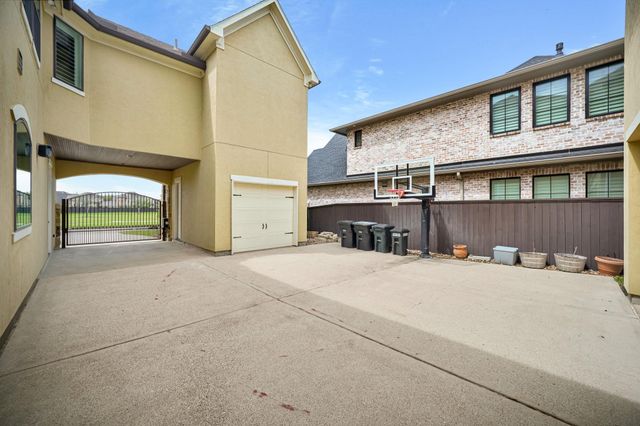 915 Windsor Woods Lane, Katy, TX 77494
