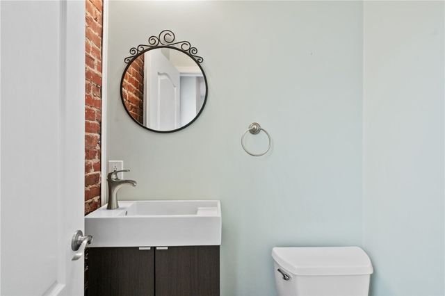 330 39th St, Lawrenceville, PA 15201
