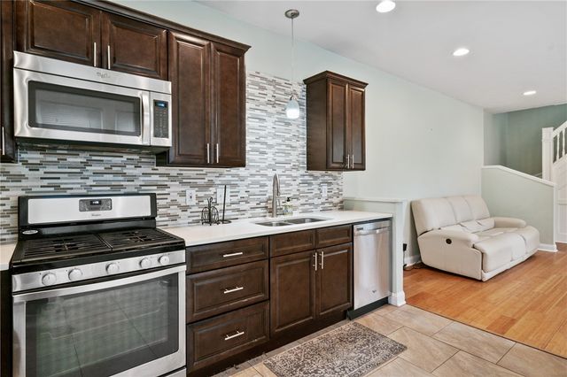 330 39th St, Lawrenceville, PA 15201