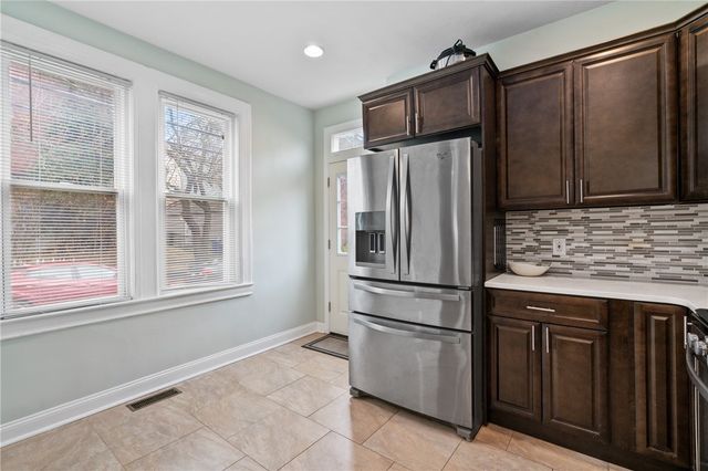 330 39th St, Lawrenceville, PA 15201