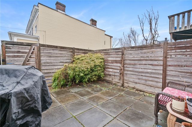 330 39th St, Lawrenceville, PA 15201