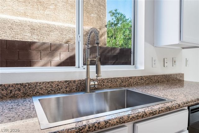 561 Tecate Valley Street, Las Vegas, NV 89138