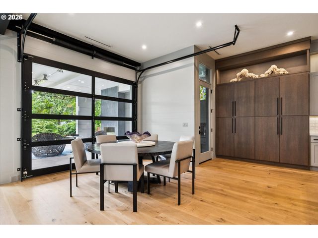 3150 UPPER Dr, Lake Oswego, OR 97035