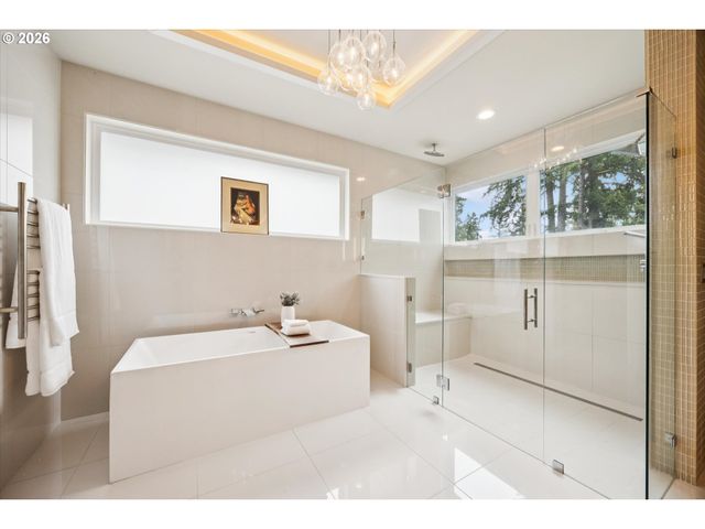 3150 UPPER Dr, Lake Oswego, OR 97035