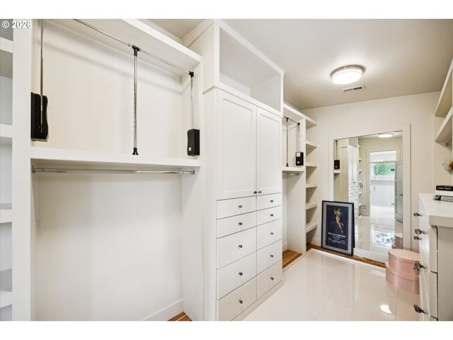 3150 UPPER Dr, Lake Oswego, OR 97035